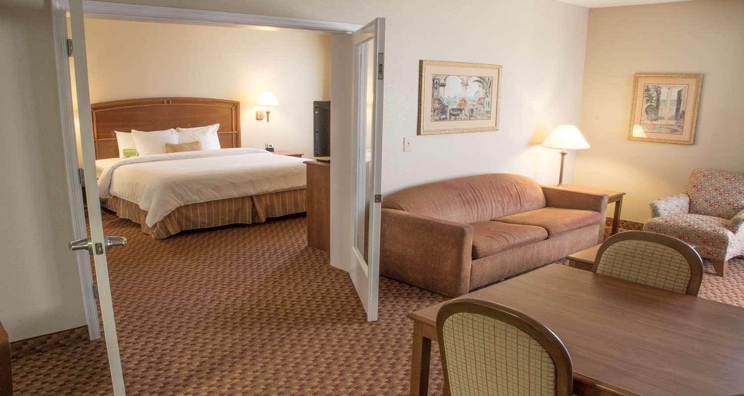 Best Western Plus Kendall Hotel & Suites The Crossings Exterior photo