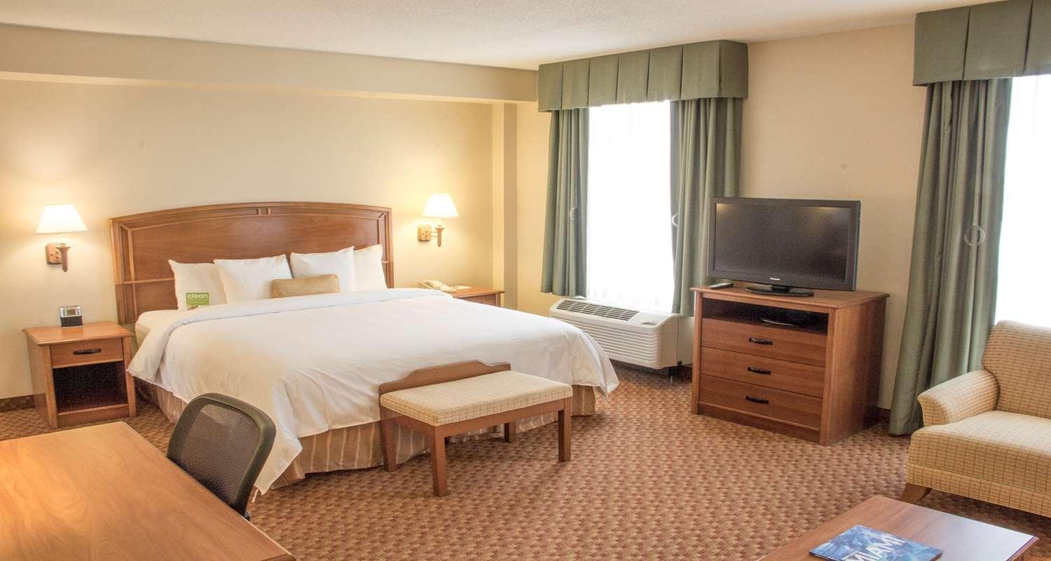Best Western Plus Kendall Hotel & Suites The Crossings Exterior photo