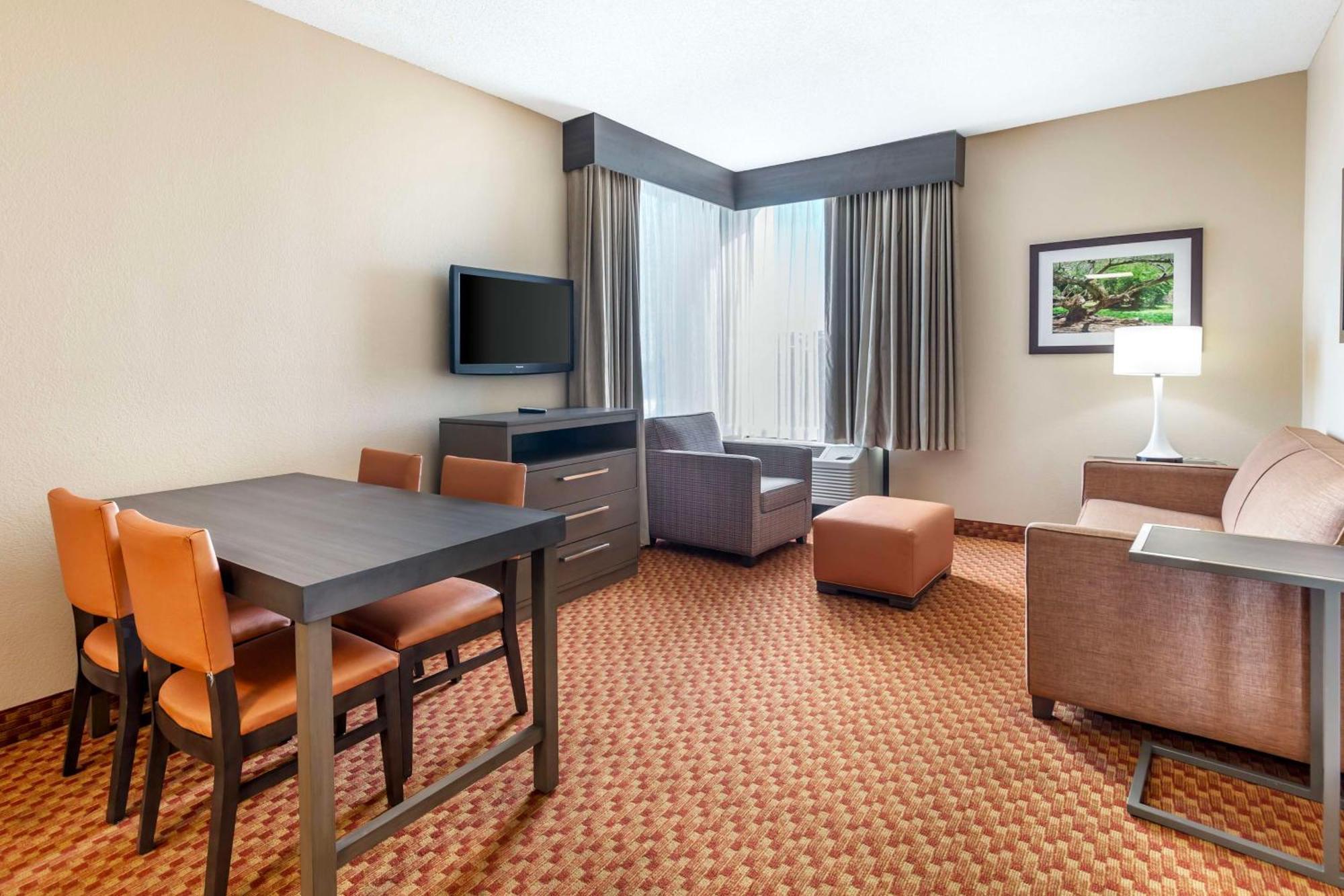 Best Western Plus Kendall Hotel & Suites The Crossings Exterior photo