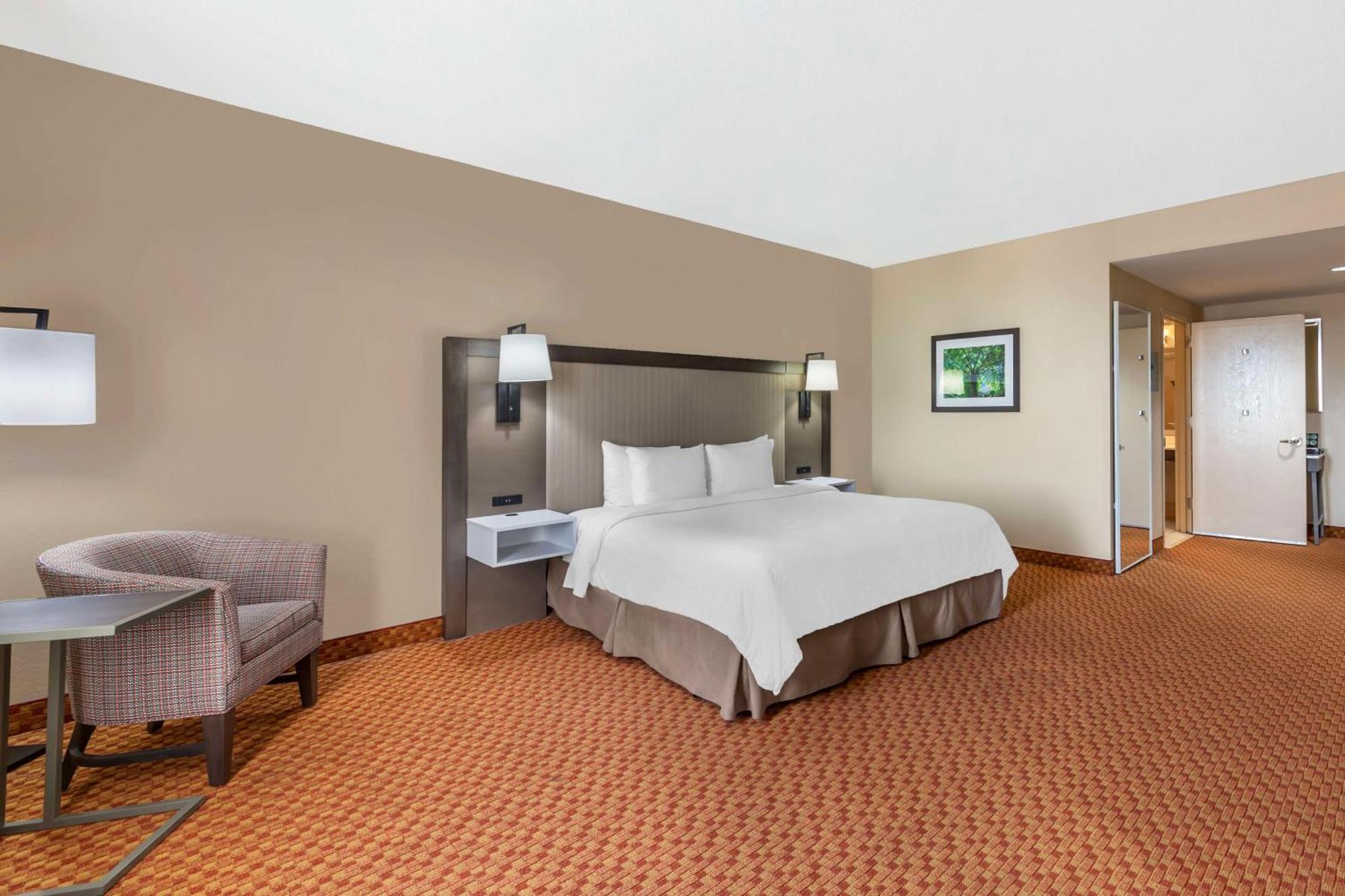 Best Western Plus Kendall Hotel & Suites The Crossings Exterior photo