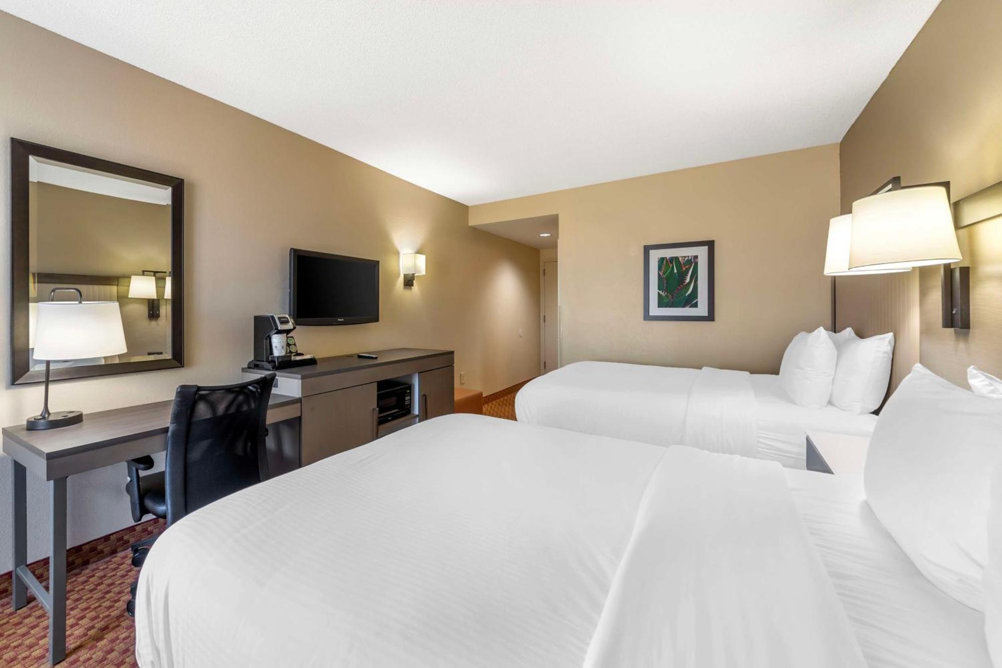 Best Western Plus Kendall Hotel & Suites The Crossings Exterior photo
