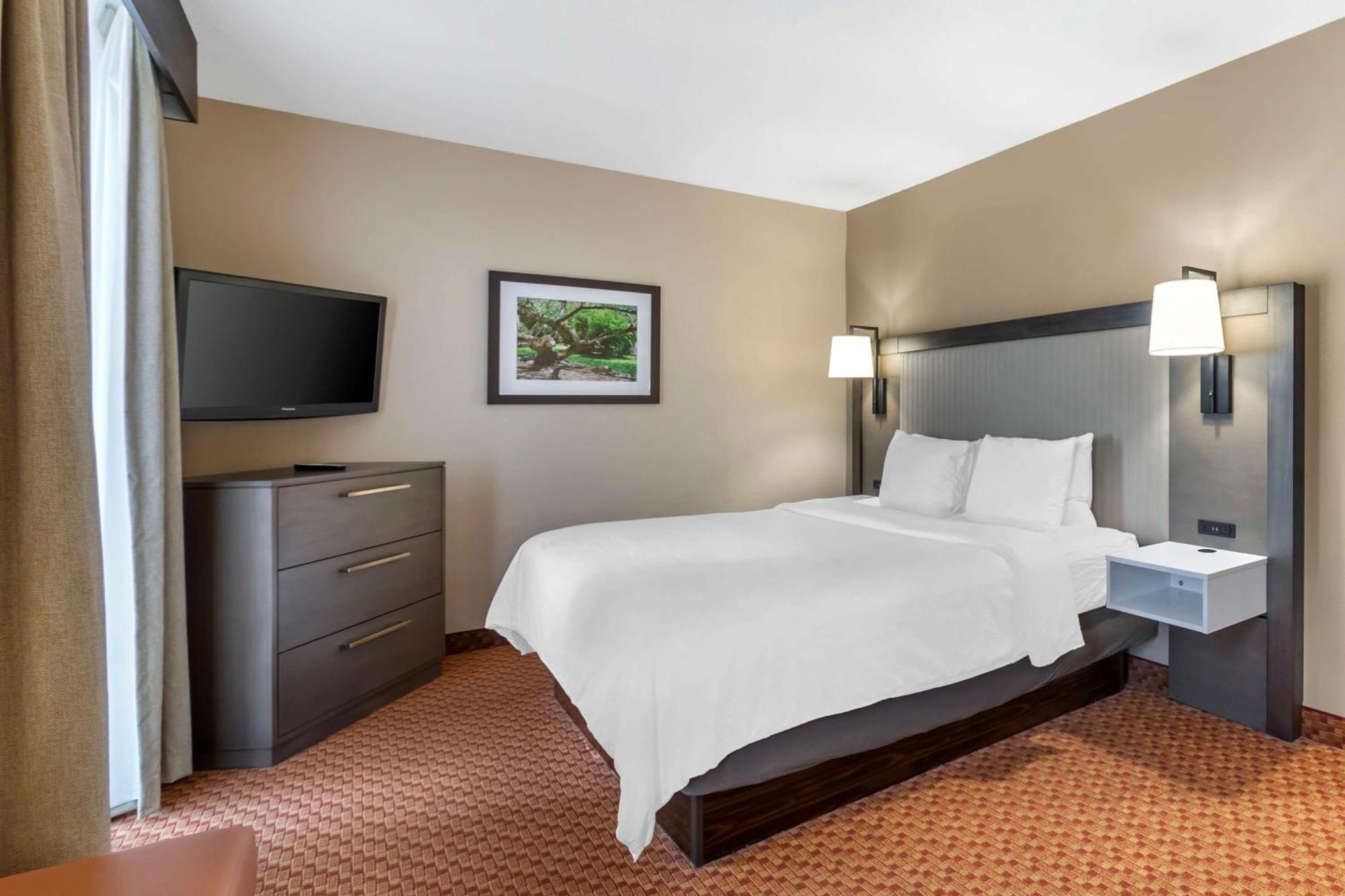 Best Western Plus Kendall Hotel & Suites The Crossings Exterior photo