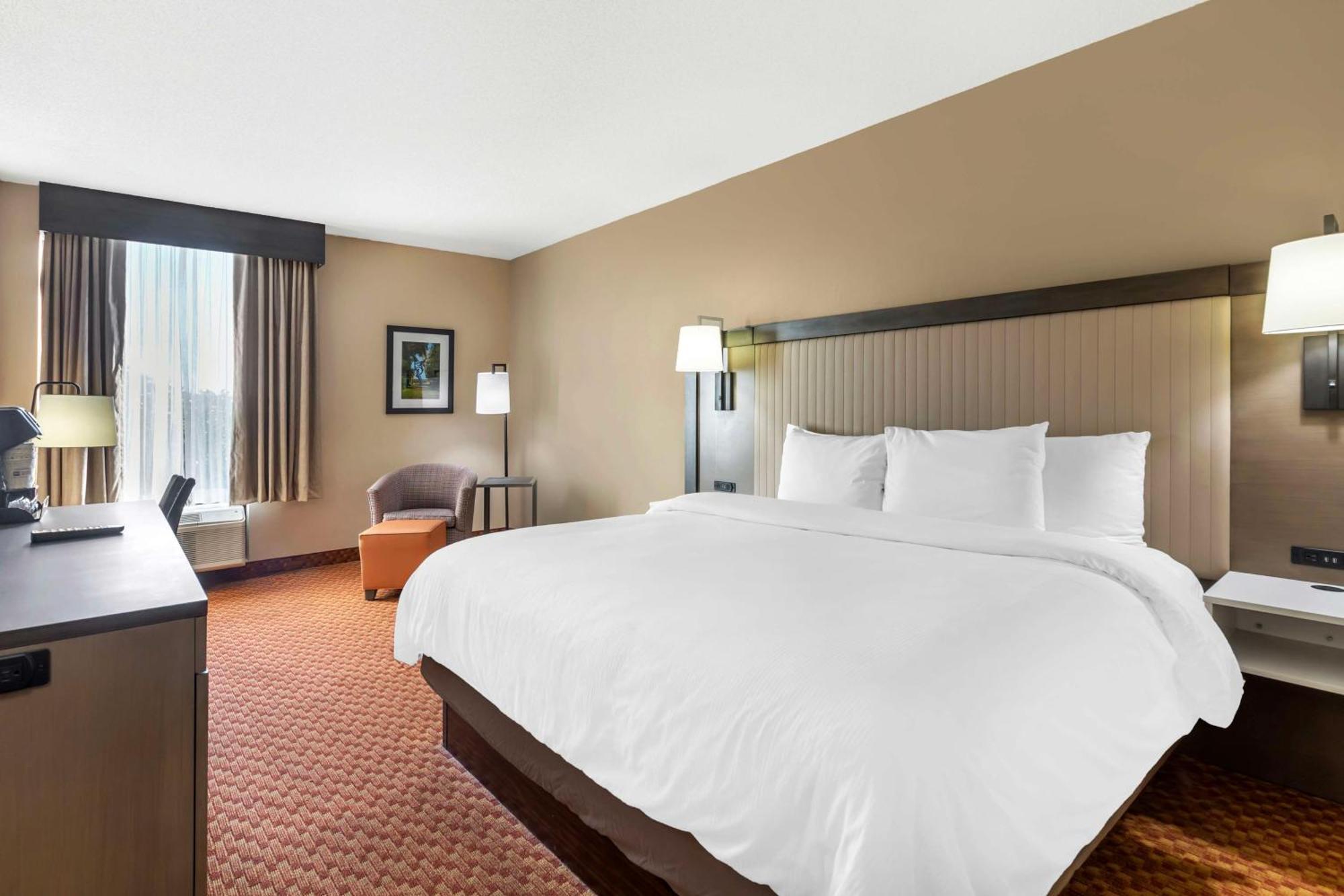 Best Western Plus Kendall Hotel & Suites The Crossings Exterior photo