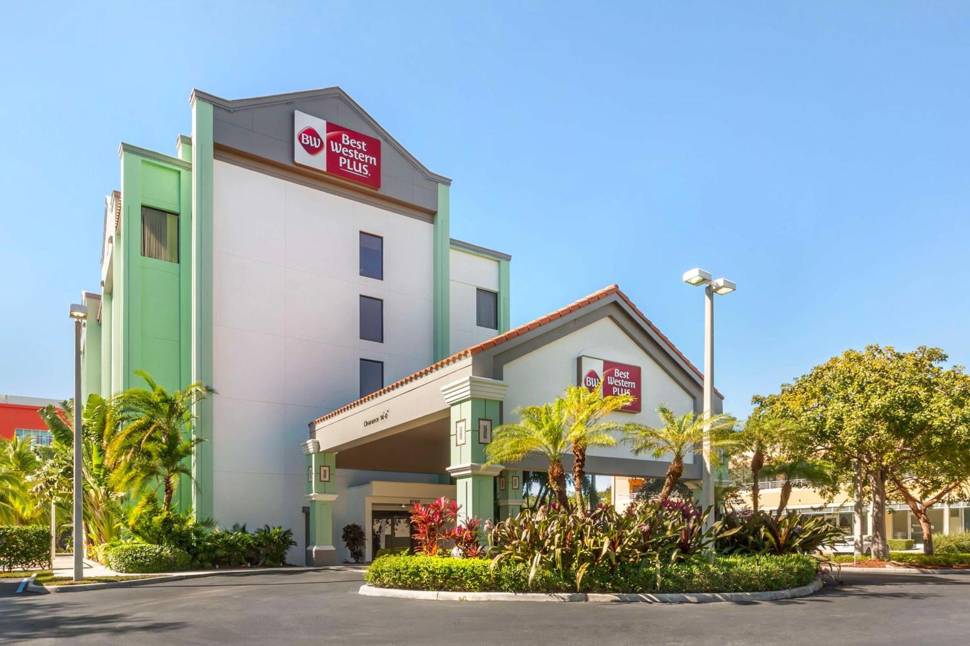 Best Western Plus Kendall Hotel & Suites The Crossings Exterior photo